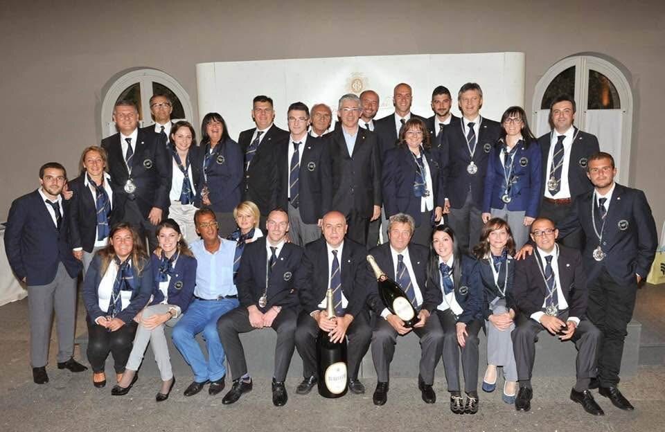 Il gruppo dei sommelier AIS riunito presso Berlucchi nel 2013
